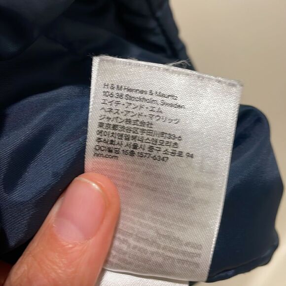 H and M Divided woman’s blue, white and red puffer jacket. - Picture 10 of 11